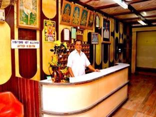 Sri Saibaba Pensión Pondicherry Exterior foto